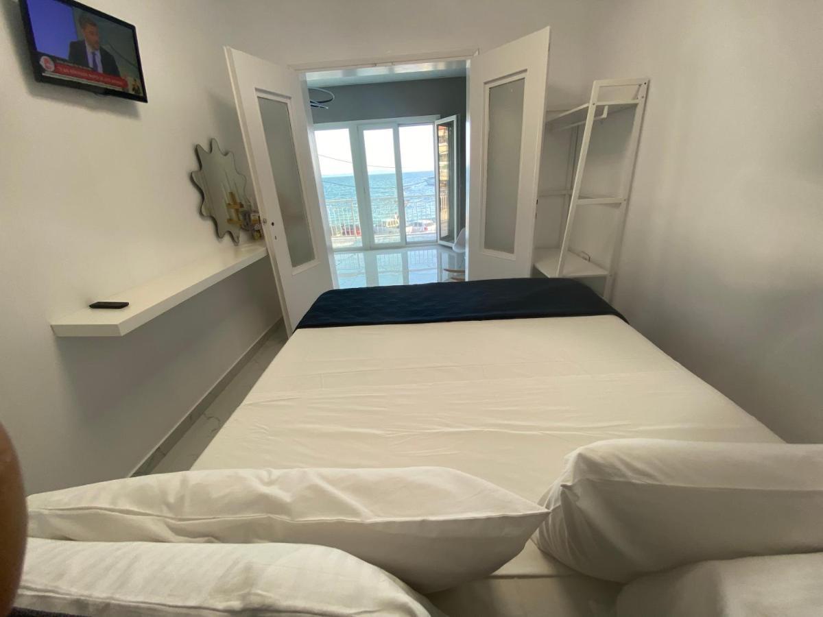 Candi Central Apartments Неос Мармарас Екстериор снимка