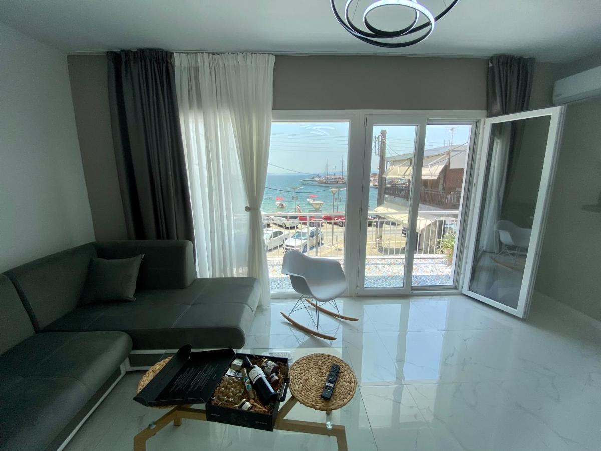 Candi Central Apartments Неос Мармарас Екстериор снимка