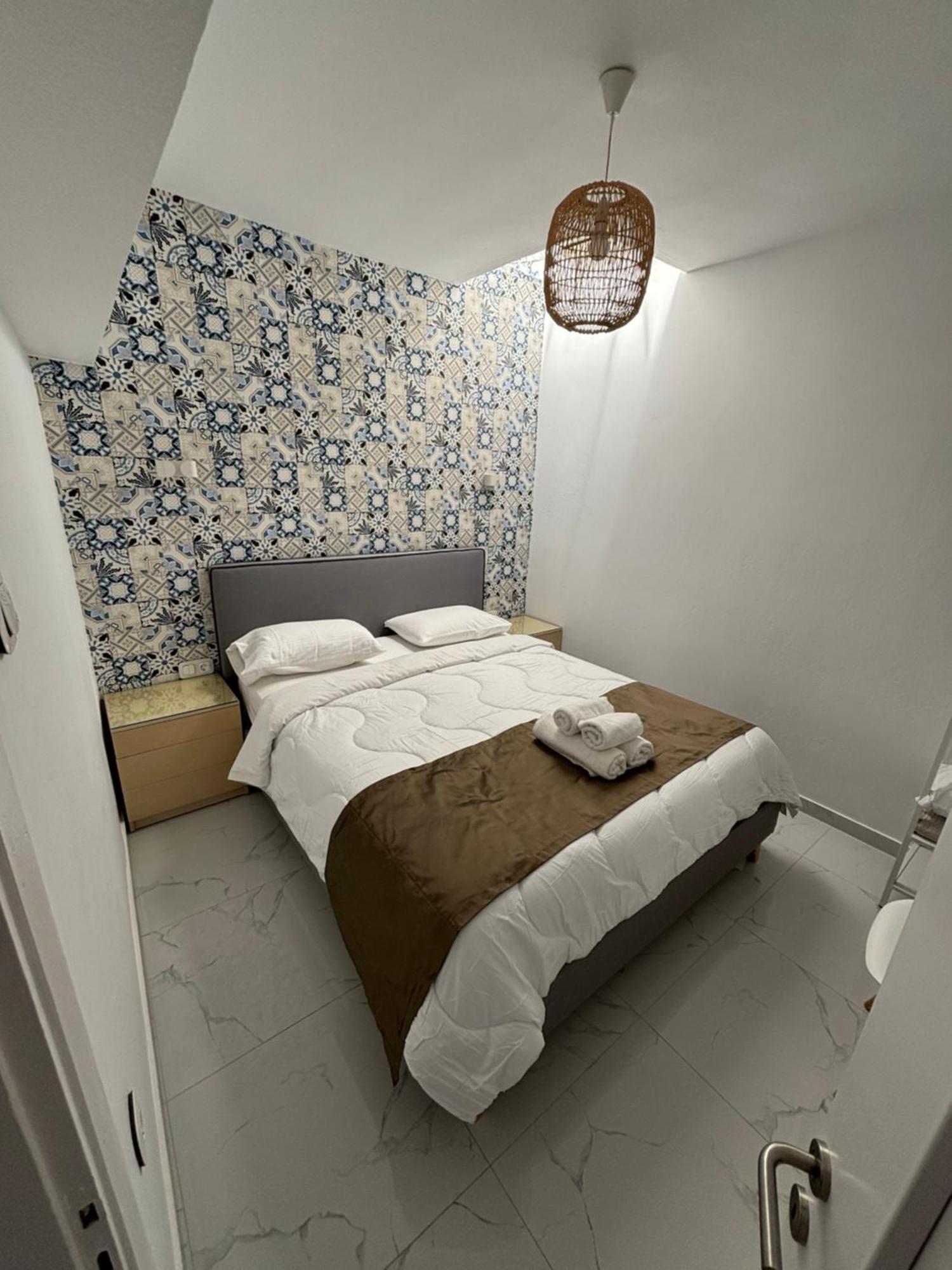 Candi Central Apartments Неос Мармарас Екстериор снимка